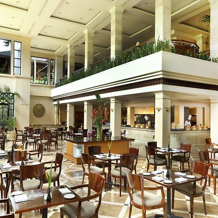 Hyatt Regency Yogyakarta Hotel Sleman  Ngoại thất bức ảnh The lobby