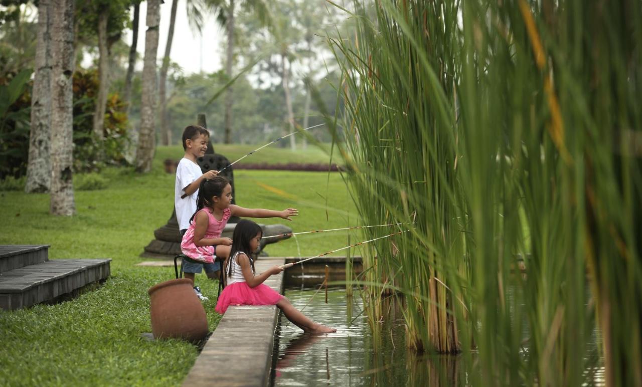 Hyatt Regency Yogyakarta Hotel Sleman  Ngoại thất bức ảnh Fishing at the resort